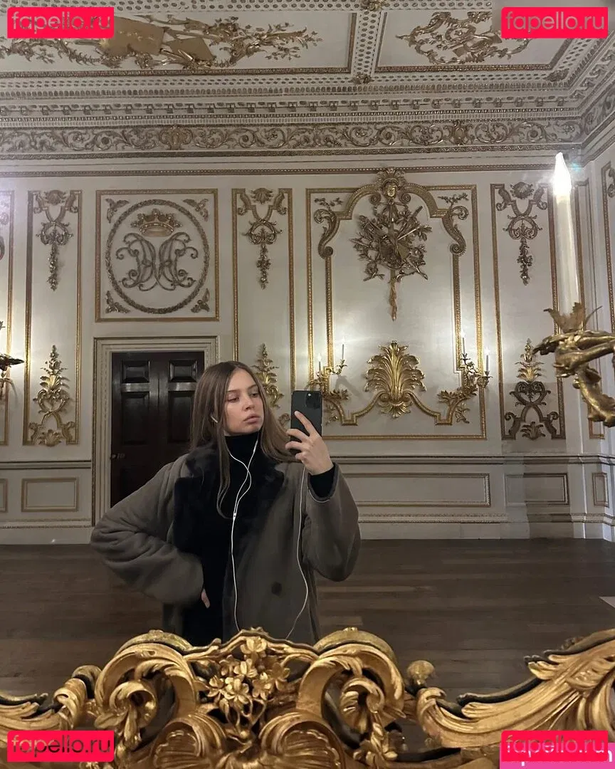 Xenia Tchoumitcheva Onlyfans Photo Gallery 