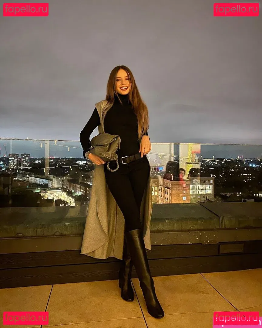 Xenia Tchoumitcheva Onlyfans Photo Gallery 