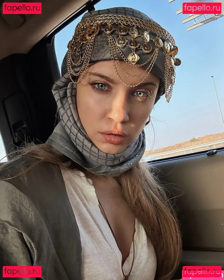 Xenia Tchoumitcheva Onlyfans Photo Gallery 