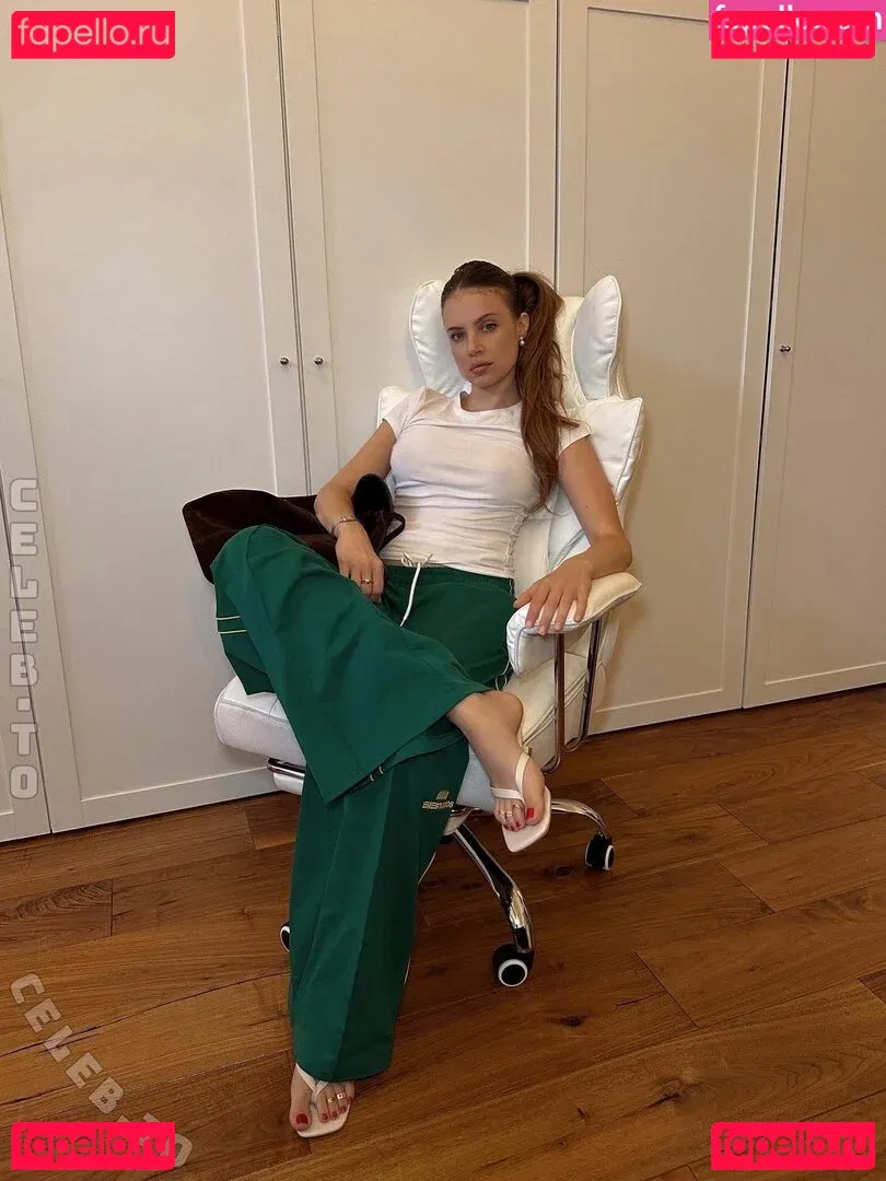 Xenia Tchoumitcheva Onlyfans Photo Gallery 