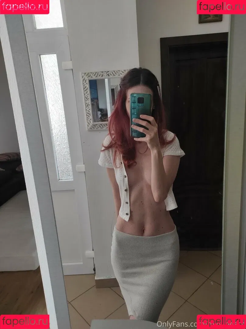 petitemelissa Onlyfans Photo Gallery 