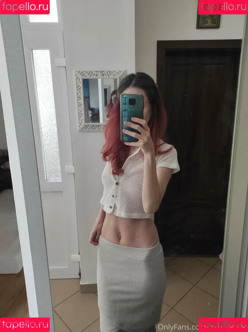 petitemelissa Onlyfans Photo Gallery 