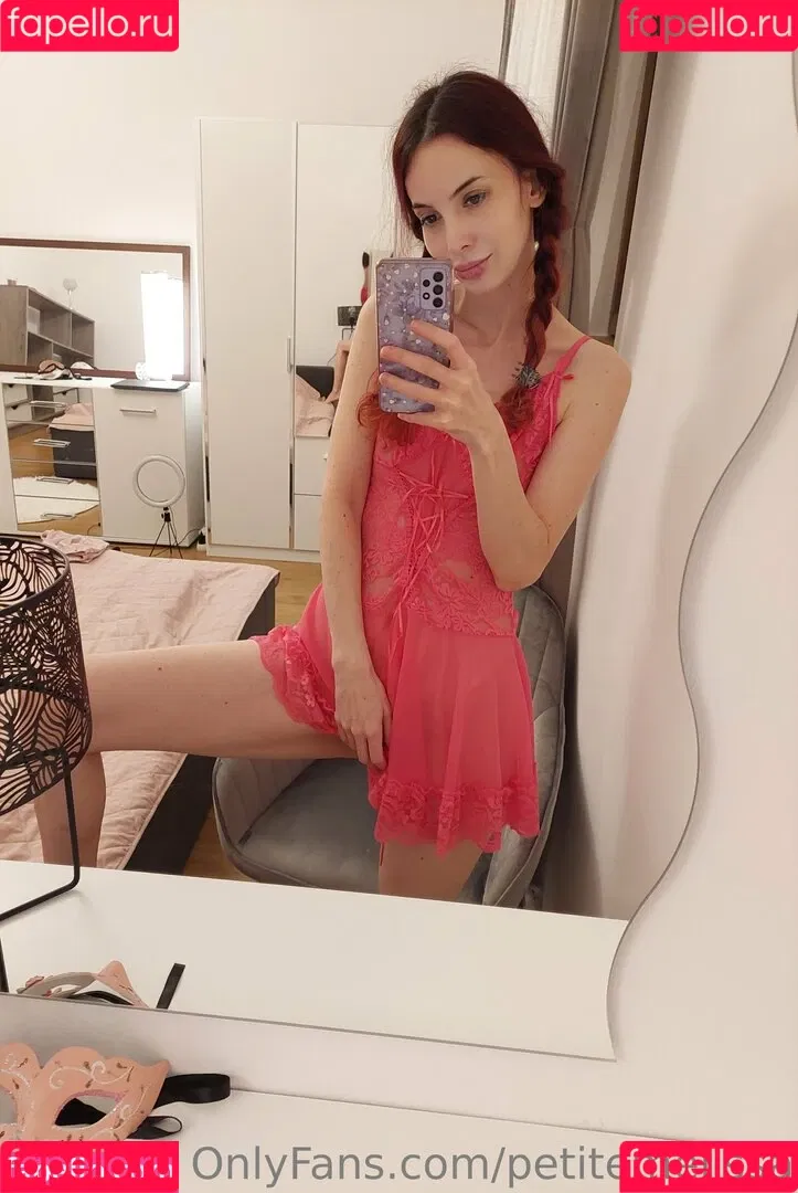 petitemelissa Onlyfans Photo Gallery 