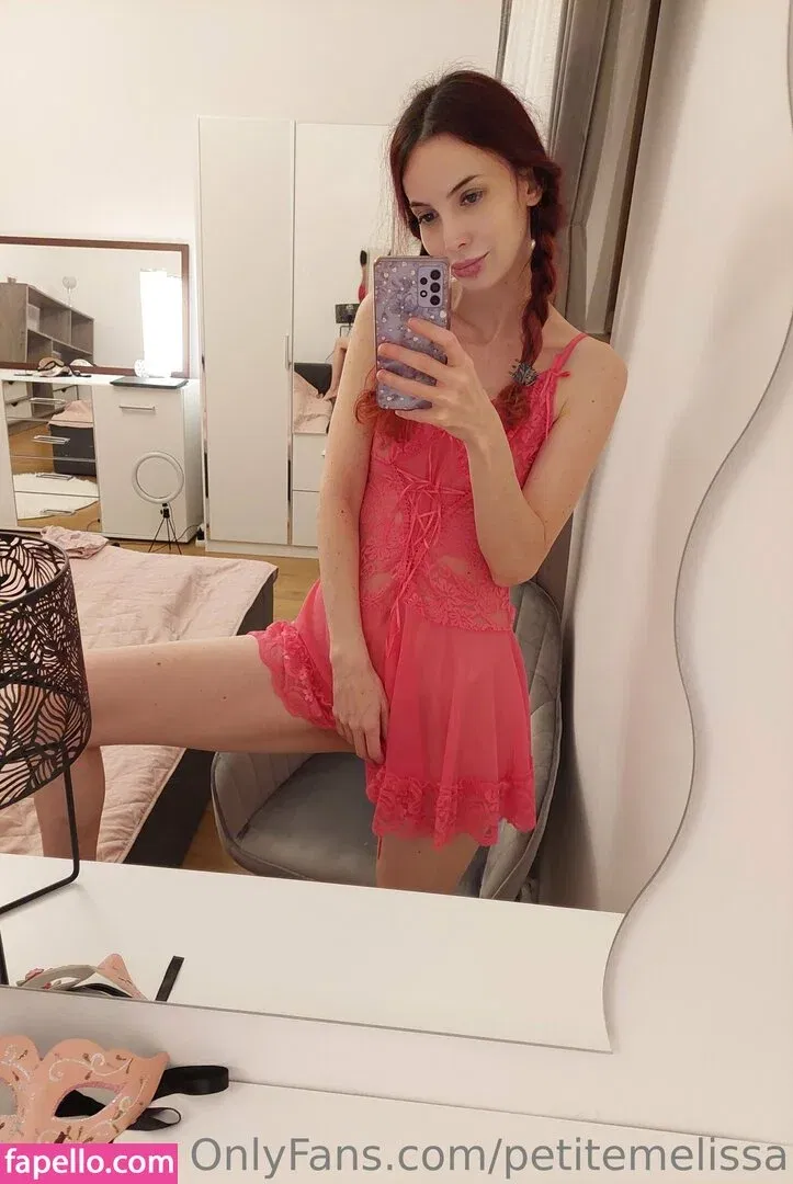 petitemelissa Onlyfans Photo Gallery 