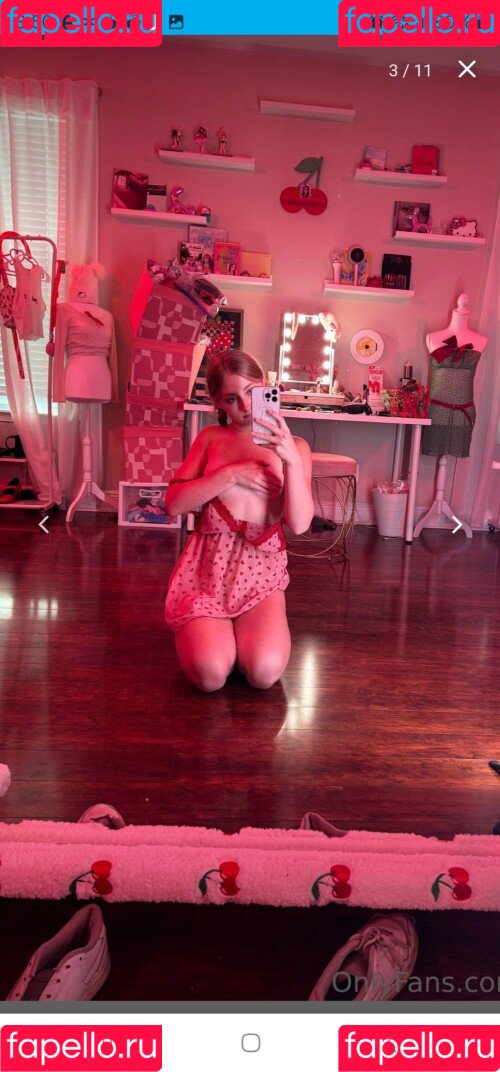 avacherrry Onlyfans Photo Gallery 