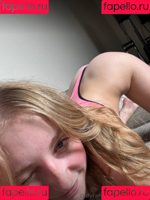 avacherrry Onlyfans Photo Gallery 