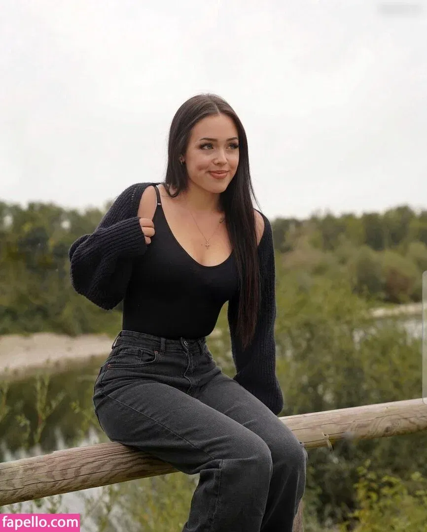 Lara.stxx Onlyfans Photo Gallery 