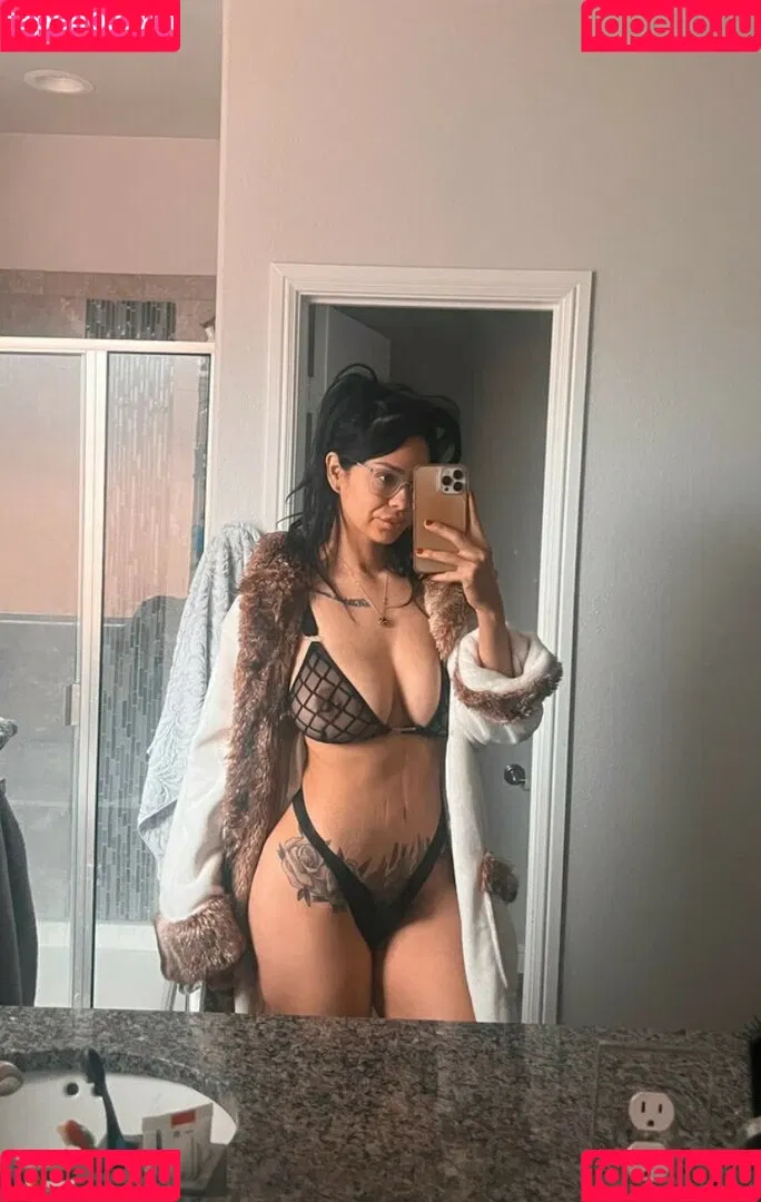 Iluvsiri Onlyfans Photo Gallery 