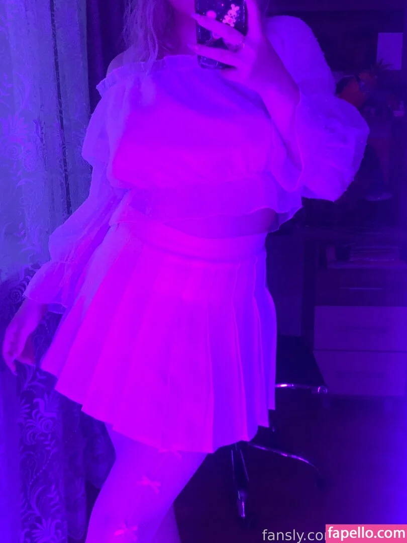 azumilovv Onlyfans Photo Gallery 