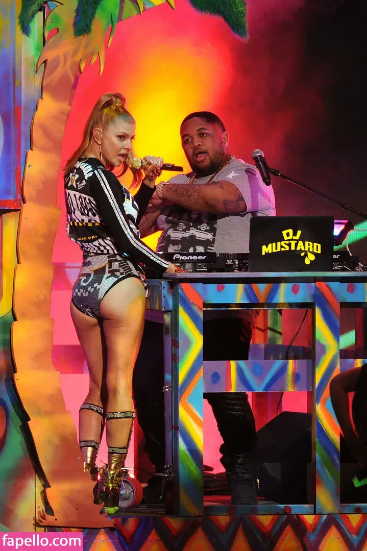 Stacy Ferguson Onlyfans Photo Gallery 