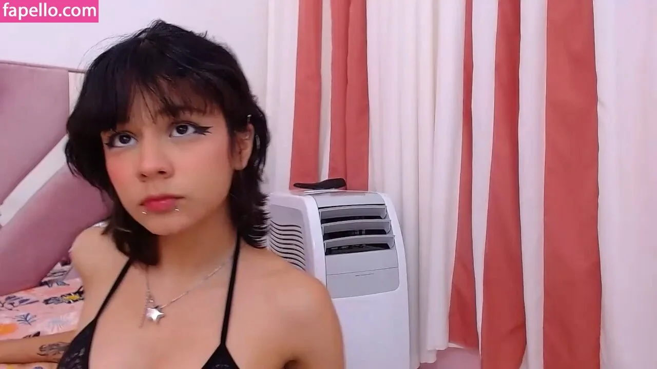 Akamehills Onlyfans Photo Gallery 