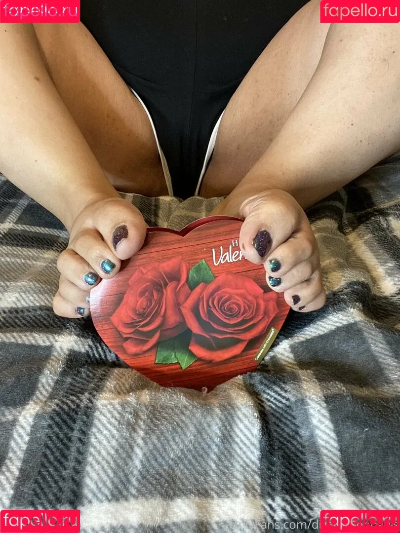 dizzykittenpaws Onlyfans Photo Gallery 