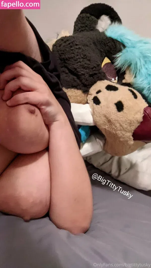 bigtittytusky Onlyfans Photo Gallery 