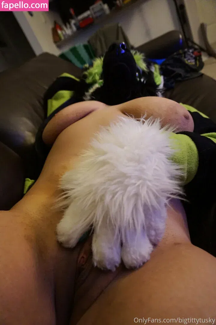 bigtittytusky Onlyfans Photo Gallery 