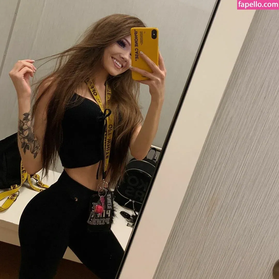 Justfoxii Onlyfans Photo Gallery 