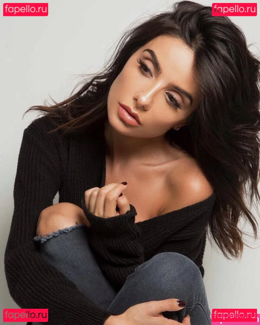 Mikaela Hoover Onlyfans Photo Gallery 