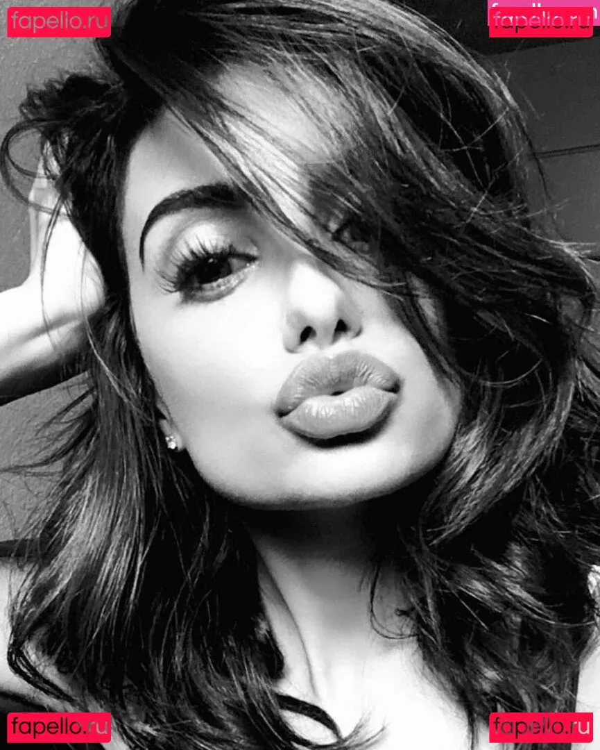 Mikaela Hoover Onlyfans Photo Gallery 