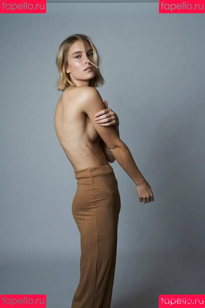 Kim Hnizdo Onlyfans Photo Gallery 