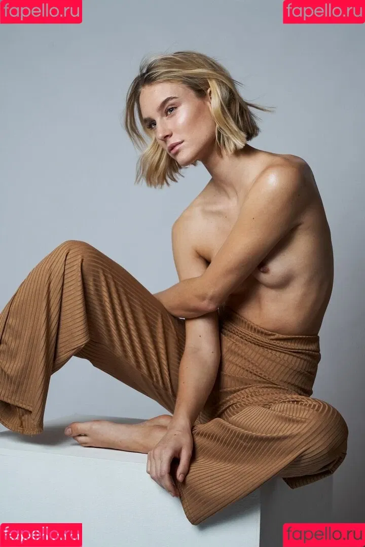 Kim Hnizdo Onlyfans Photo Gallery 