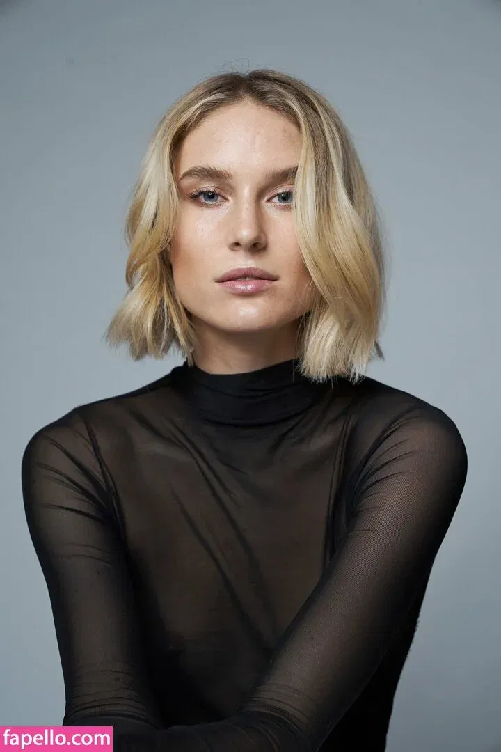 Kim Hnizdo Onlyfans Photo Gallery 