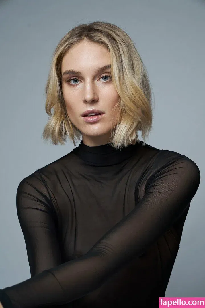 Kim Hnizdo Onlyfans Photo Gallery 