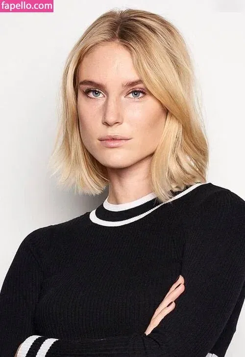 Kim Hnizdo Onlyfans Photo Gallery 