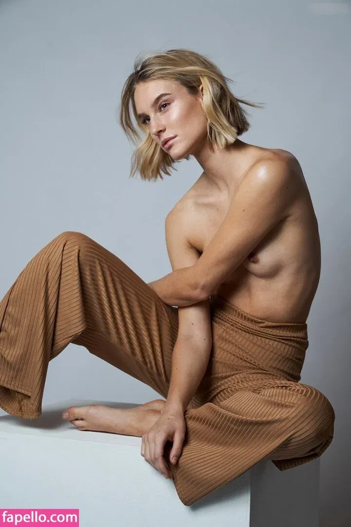 Kim Hnizdo Onlyfans Photo Gallery 