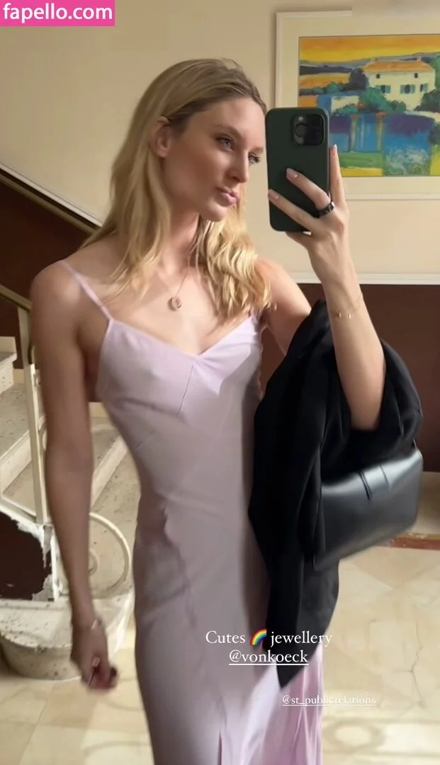 Kim Hnizdo Onlyfans Photo Gallery 