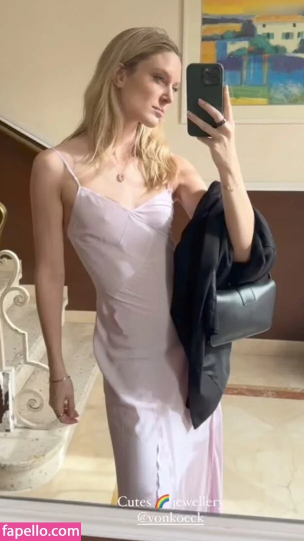 Kim Hnizdo Onlyfans Photo Gallery 