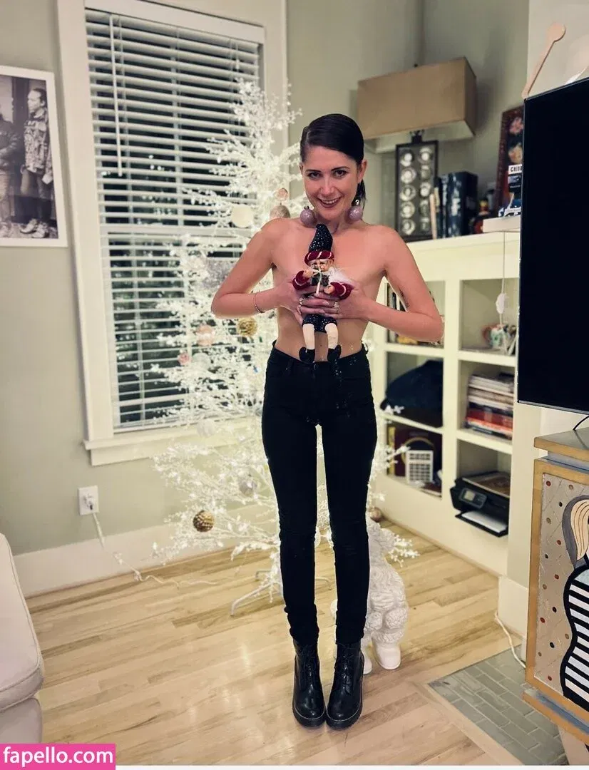 Keanu Thompson Onlyfans Photo Gallery 