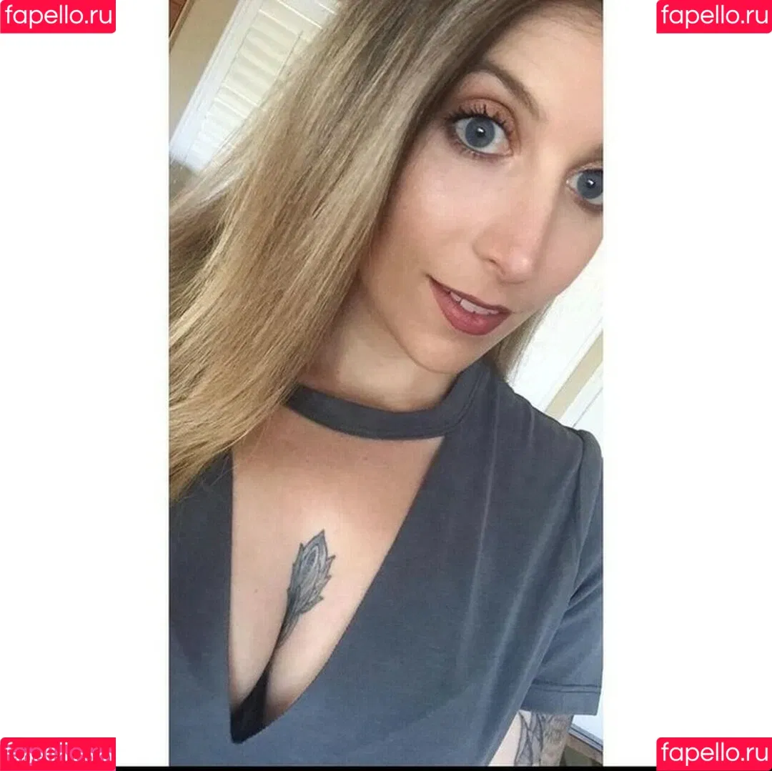 Kat Edwards Onlyfans Photo Gallery 