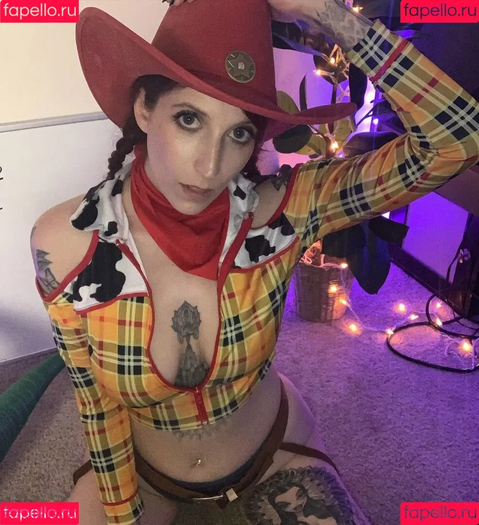 Kat Edwards Onlyfans Photo Gallery 