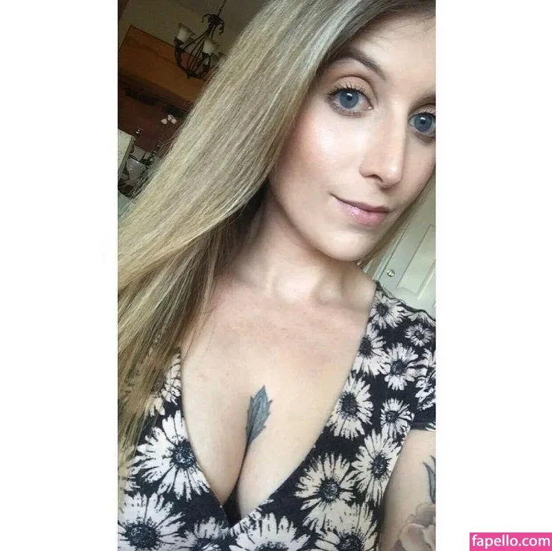 Kat Edwards Onlyfans Photo Gallery 