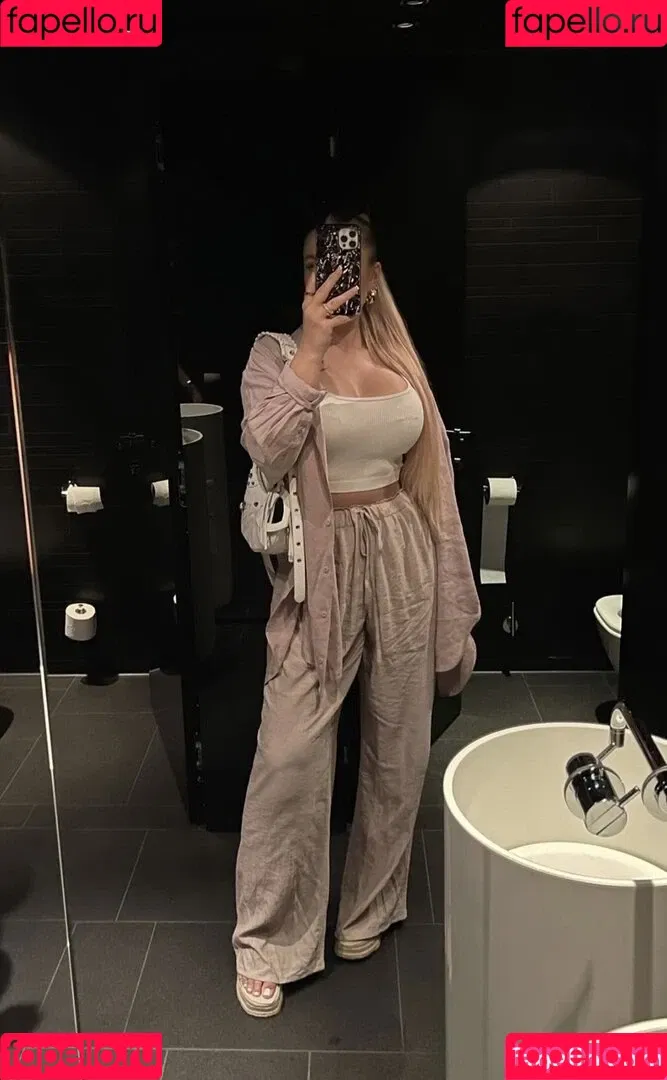 Lisa Jolie Onlyfans Photo Gallery 