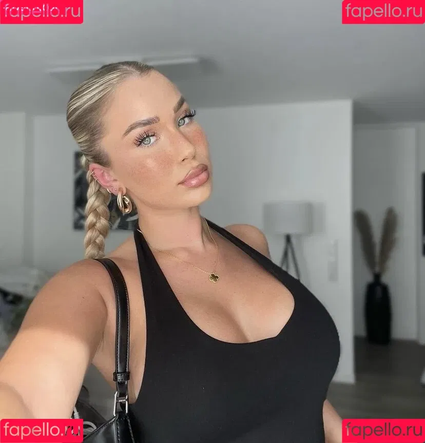 Lisa Jolie Onlyfans Photo Gallery 