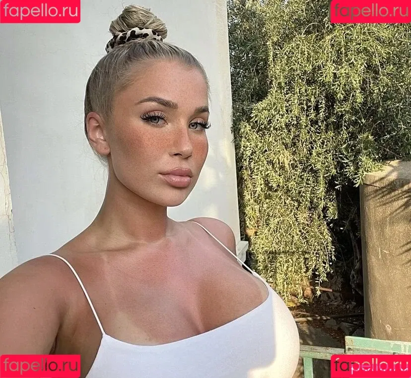 Lisa Jolie Onlyfans Photo Gallery 