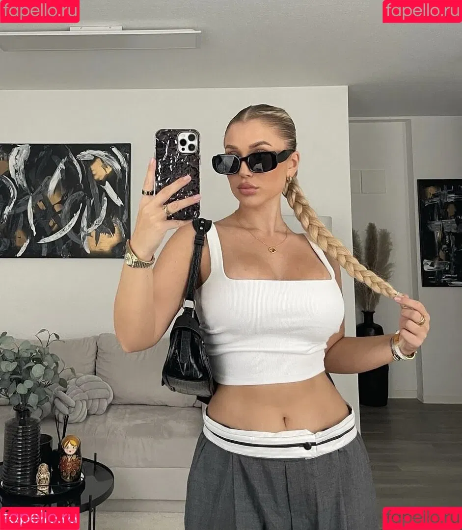 Lisa Jolie Onlyfans Photo Gallery 