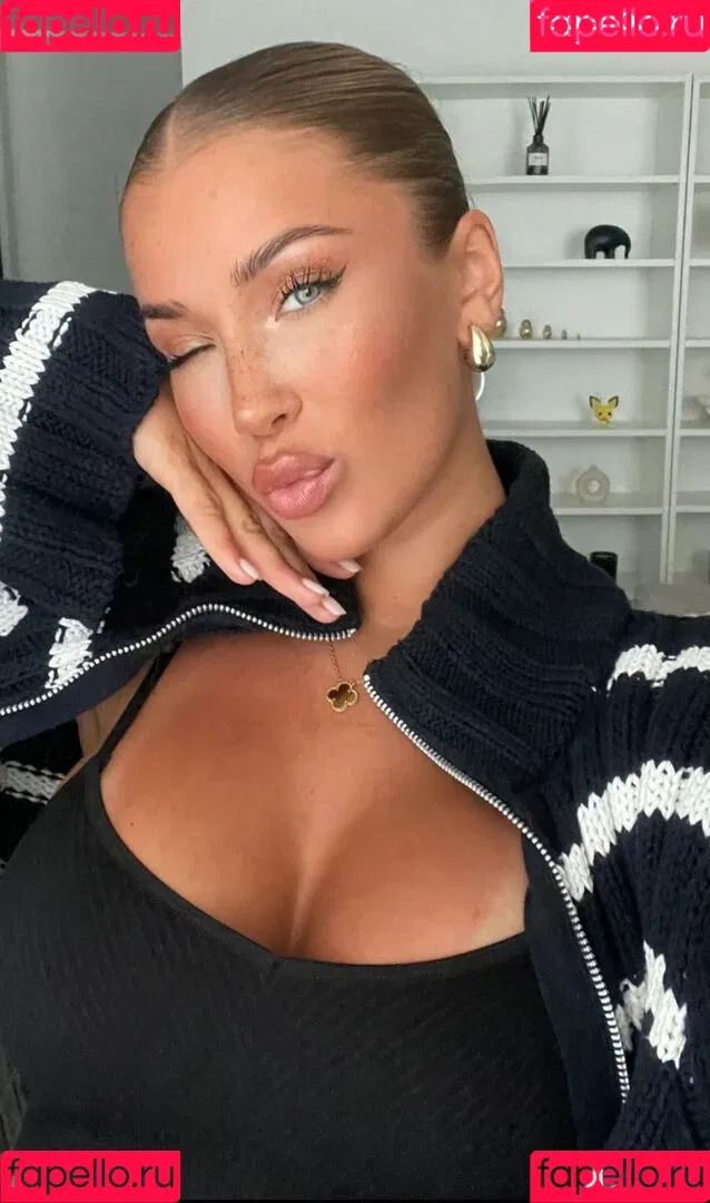Lisa Jolie Onlyfans Photo Gallery 