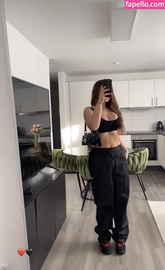 Lisa Jolie Onlyfans Photo Gallery 