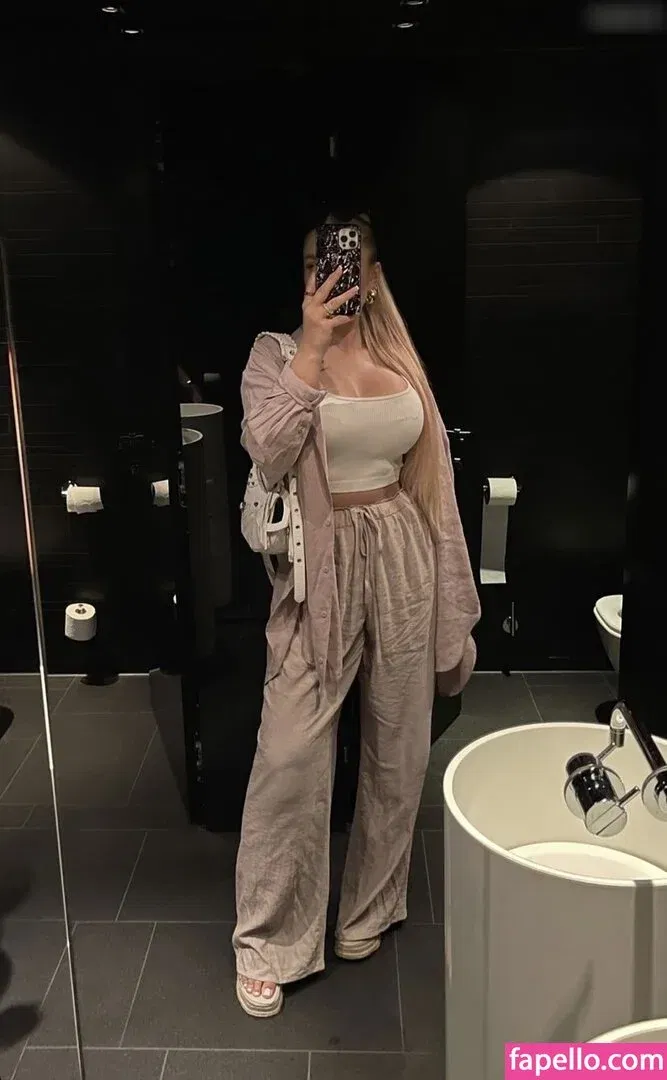 Lisa Jolie Onlyfans Photo Gallery 