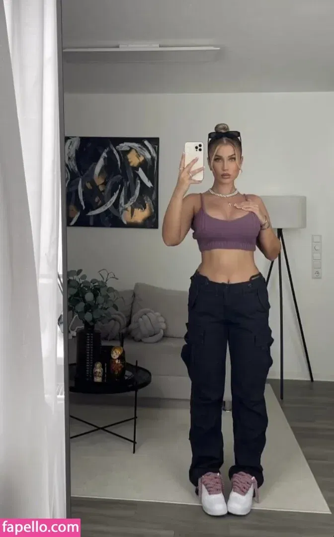 Lisa Jolie Onlyfans Photo Gallery 