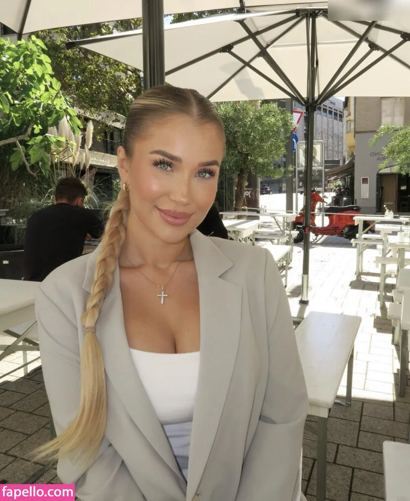 Lisa Jolie Onlyfans Photo Gallery 