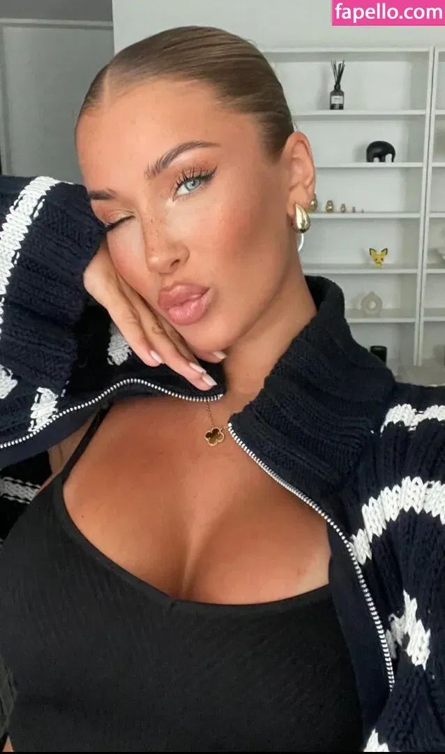 Lisa Jolie Onlyfans Photo Gallery 