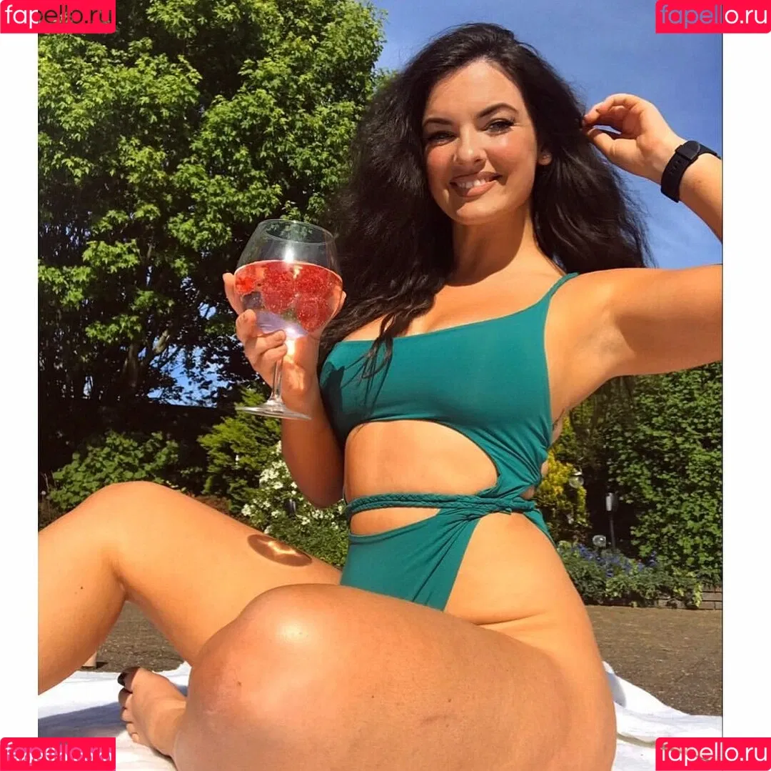 Charlotte Craig Onlyfans Photo Gallery 
