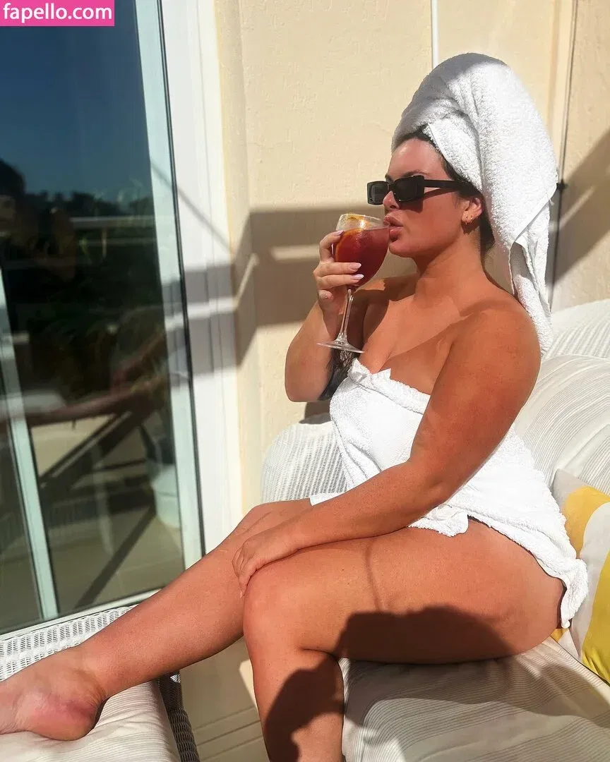 Charlotte Craig Onlyfans Photo Gallery 