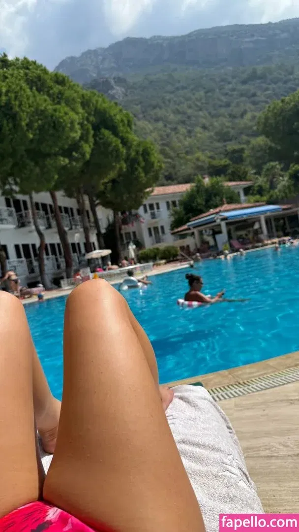 Charlotte Craig Onlyfans Photo Gallery 