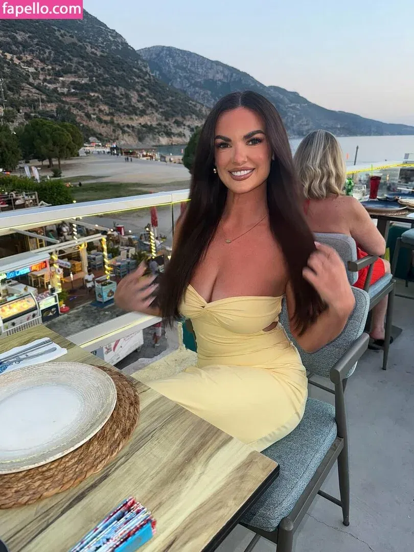 Charlotte Craig Onlyfans Photo Gallery 