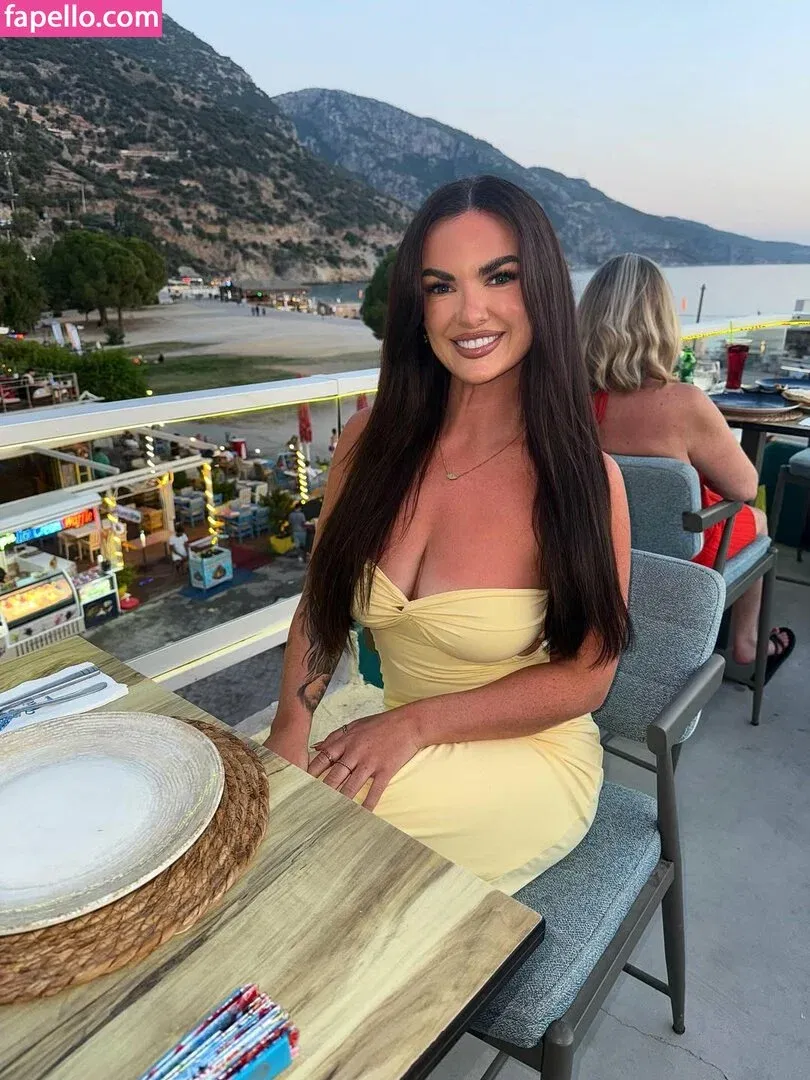 Charlotte Craig Onlyfans Photo Gallery 