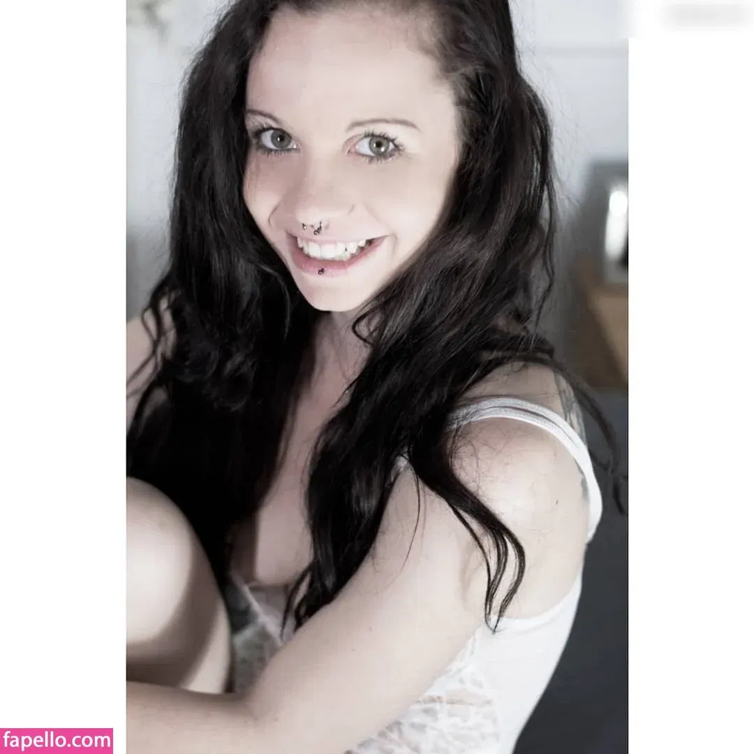 Grinsebaeckchen Onlyfans Photo Gallery 