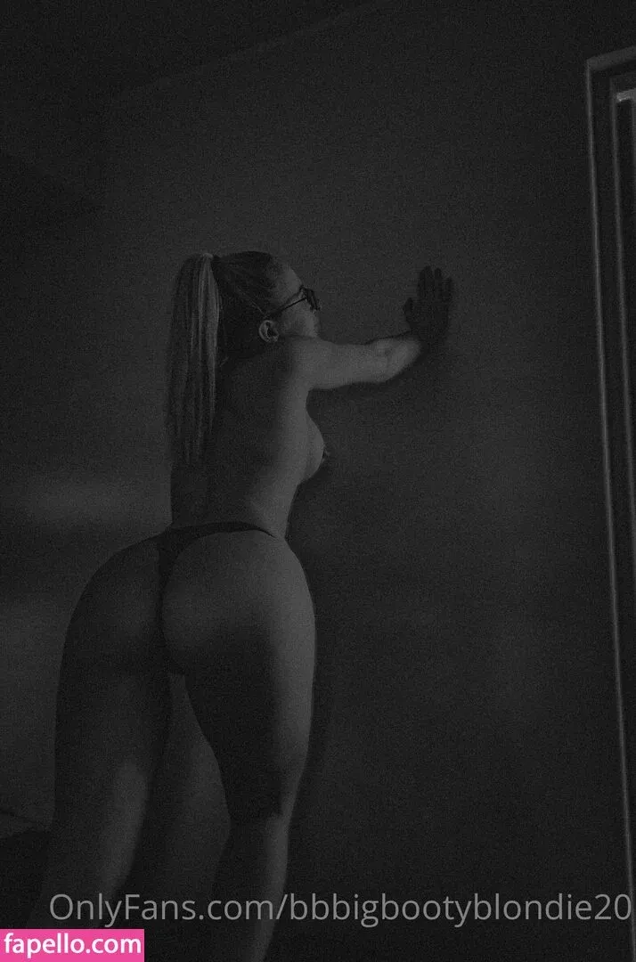 BigBootyBlondie Onlyfans Photo Gallery 